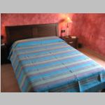 CC 13B RAYAS CUBRE CAMA-SOFA.JPG